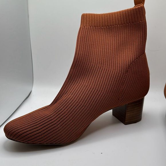 CUSHIONAIRE Women's Neely Stretch bootie +Memory Foam 8.5 BROWN - Picture 7 of 7